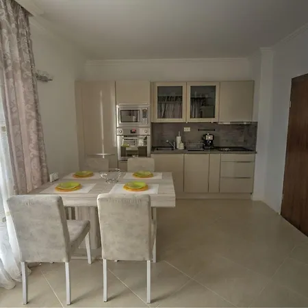 Oasis Luxury Lejlighed